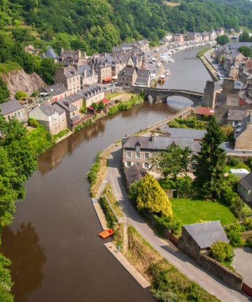 VISIT DINAN