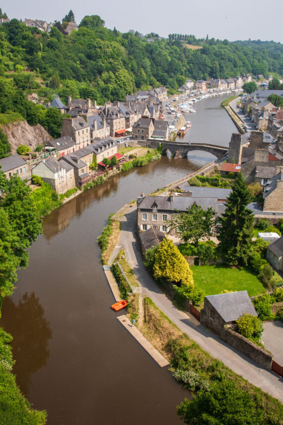 VISIT DINAN