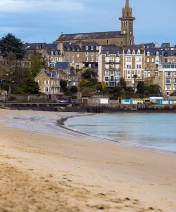 VISIT DINARD