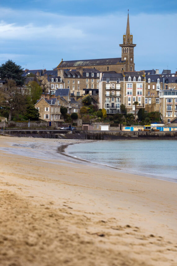 VISIT DINARD