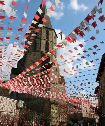 Book a Private Tour Guide in Rochechouart