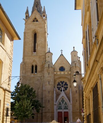 VISIT AIX-EN-PROVENCE