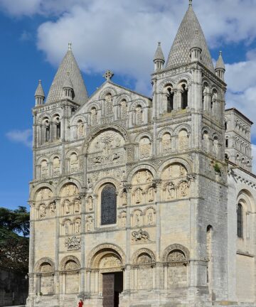 VISIT ANGOULEME