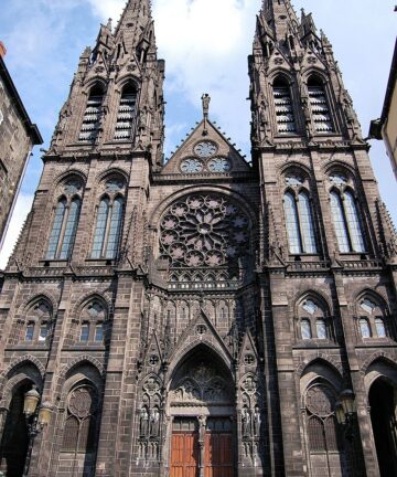 Book a Private Tour Guide in Clermont-Ferrand