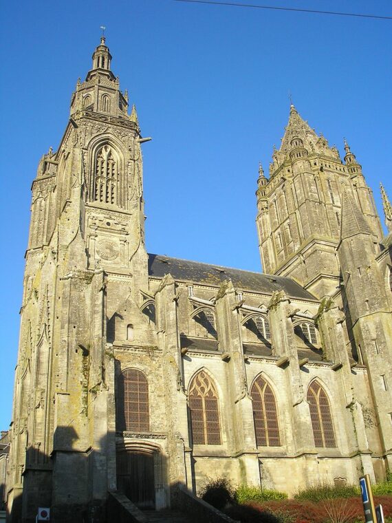 Book a Private Tour Guide in Coutances