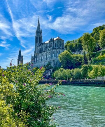 VISIT LOURDES