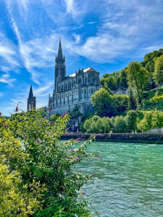 VISIT LOURDES