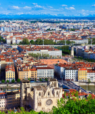 VISIT LYON