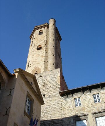 VISIT MILLAU