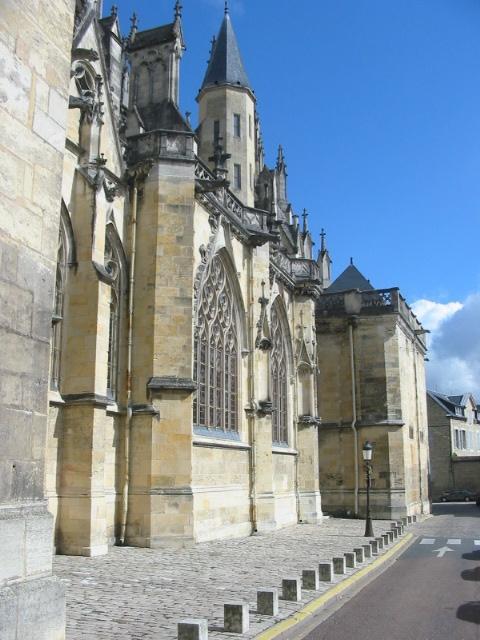 VISIT NEVERS