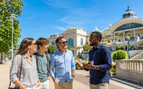 Visit Vichy with a private guide